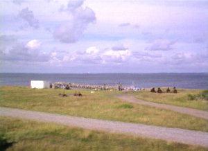 Resterne af Oddesund Syd havn. (c) Foto: Arne Lind 1999